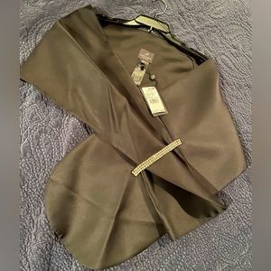 NWT- Gorgeous formal wrap. With small sparkle detail. OSFM.